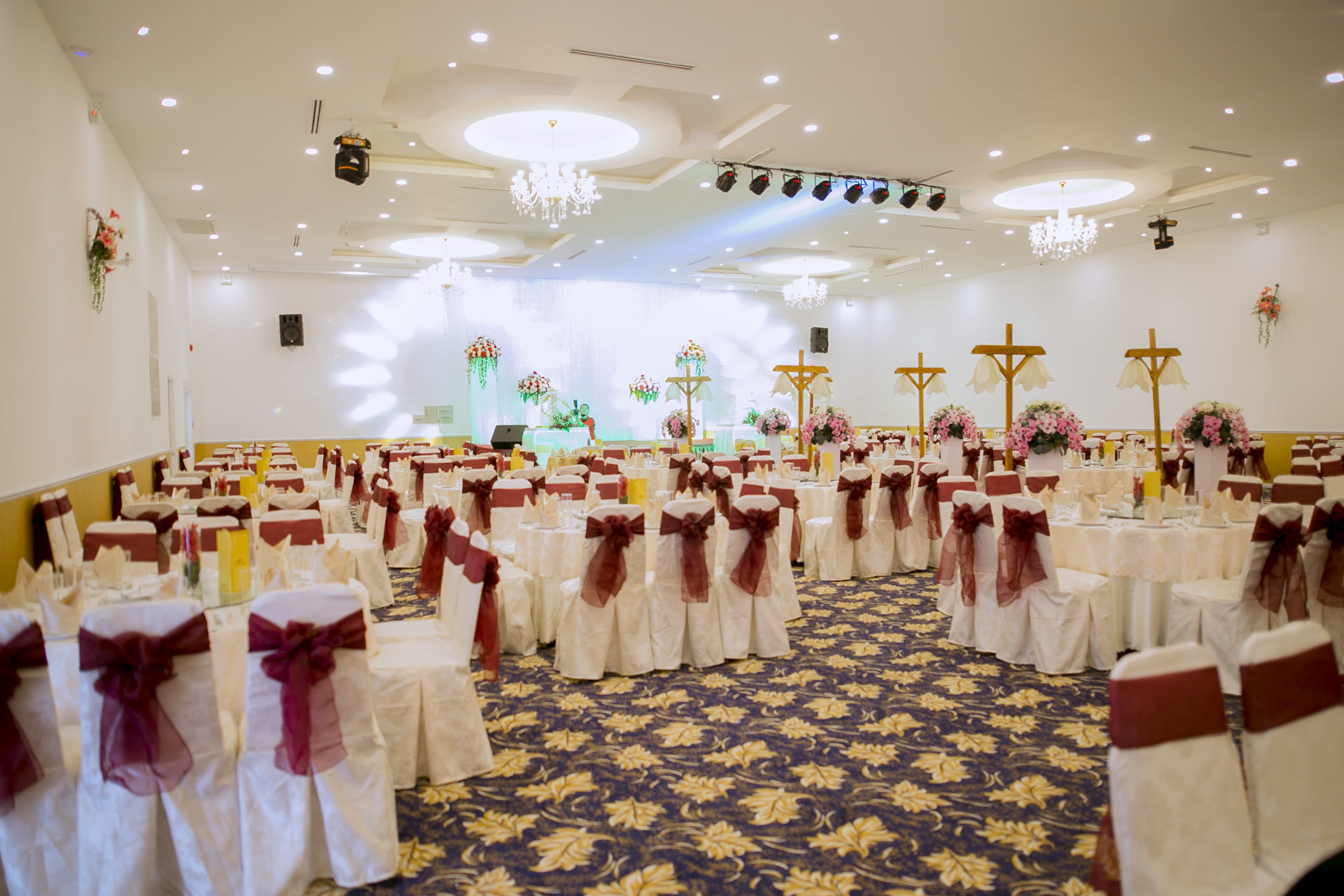 Danh-sach-cac-nha-hang-tiec-cuoi-gia-re-tai-thanh-pho-ho-chi-minh-10. Danh-sach-cac-nha-hang-tiec-cuoi-gia-re-tai-thanh-pho-ho-chi-minh-10.