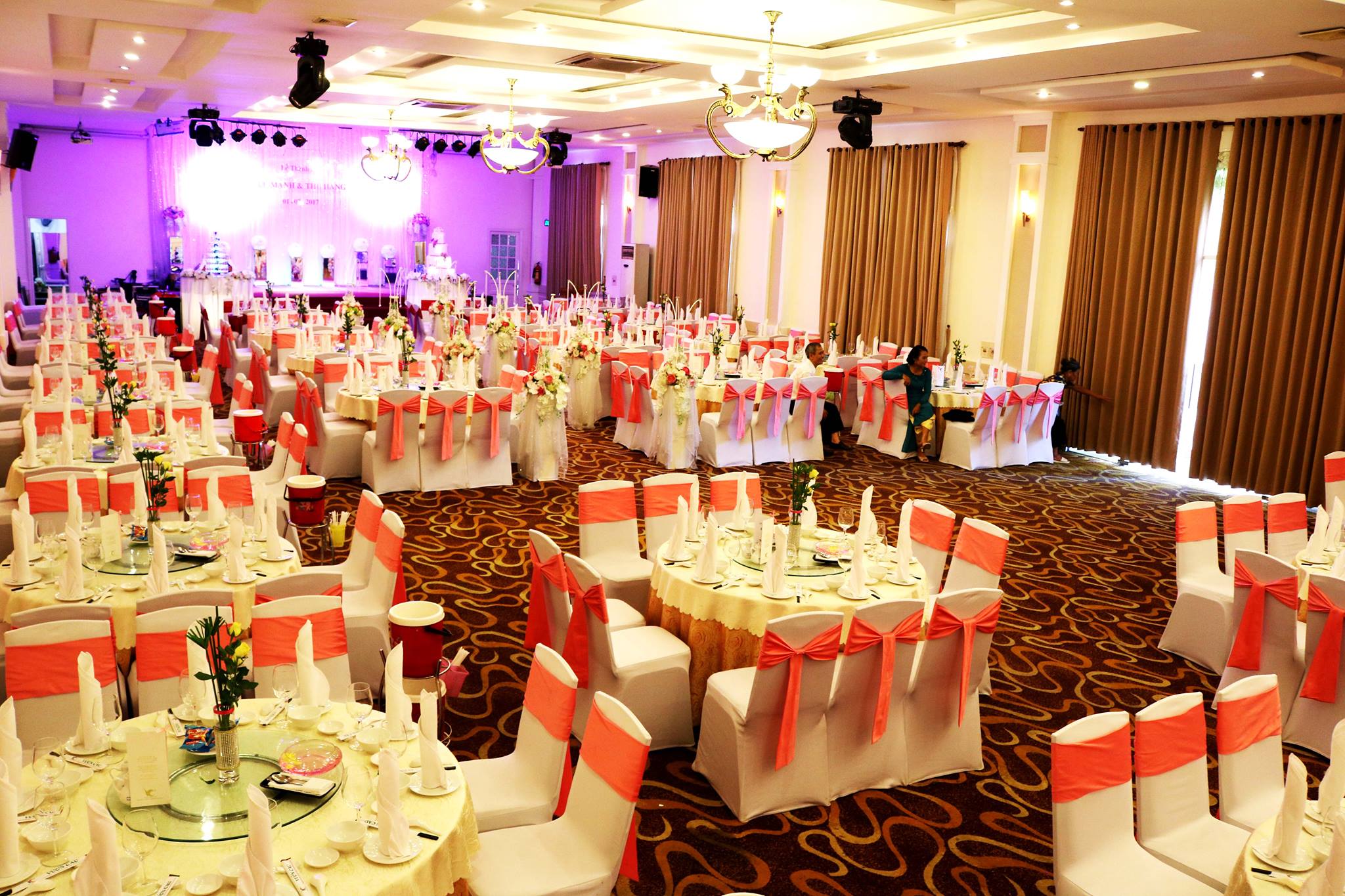 Danh-sach-cac-nha-hang-tiec-cuoi-gia-re-tai-thanh-pho-ho-chi-minh-8. Danh-sach-cac-nha-hang-tiec-cuoi-gia-re-tai-thanh-pho-ho-chi-minh-8.