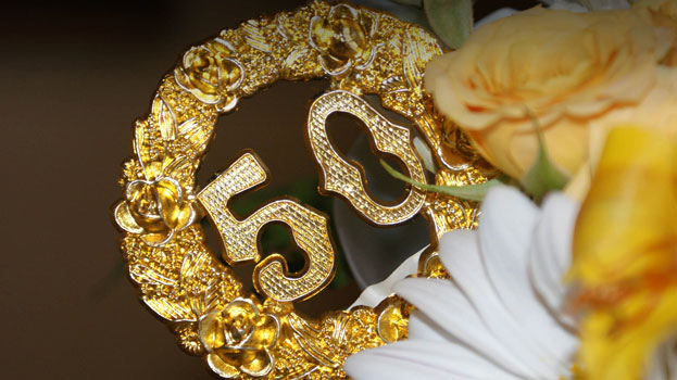 Dam-cuoi-vang-bac-dong-kim-cuong-la-bao-nhieu-nam-3 Dam-cuoi-vang-bac-dong-kim-cuong-la-bao-nhieu-nam-3