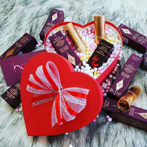 5-sai-lam-ban-co-the-mac-phai-khi-chon-qua-ky-niem-ngay-cuoi-5 unnamed