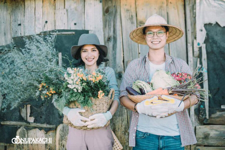 Sợi dây thời gian đưa bạn trở lại những năm tháng tươi đẹp cùng phong cách Retro. Điều này sẽ khiến bức ảnh cưới của bạn mang nét cổ điển và khác biệt, tạo nên sự ấn tượng tuyệt vời.