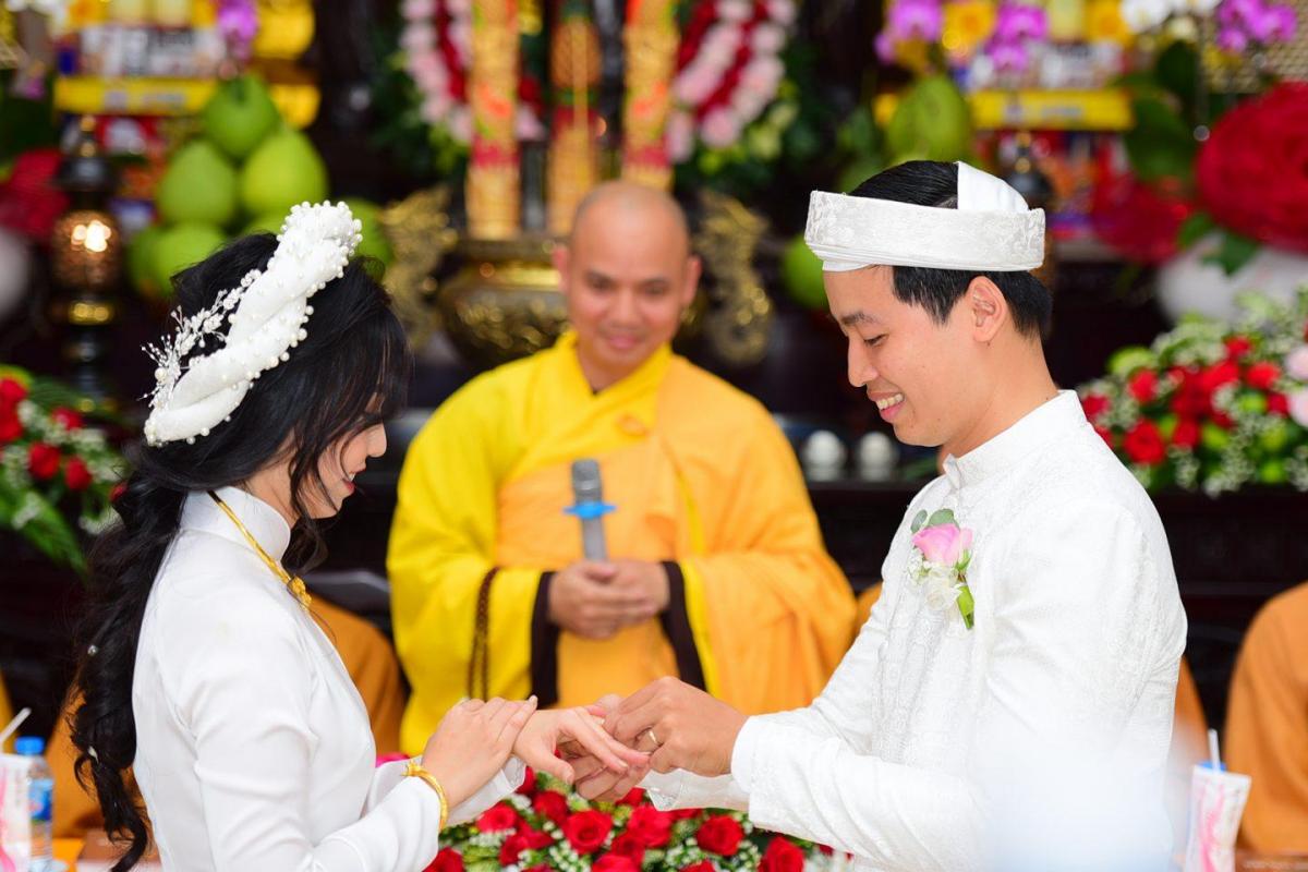 le-thuan-hang-la-gi-mot-vai-nghi-thuc-trong-le-cuoi (2)