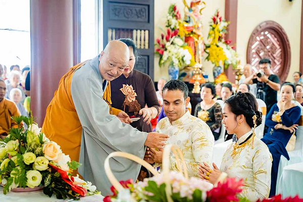 le-thuan-hang-la-gi-mot-vai-nghi-thuc-trong-le-cuoi (10)